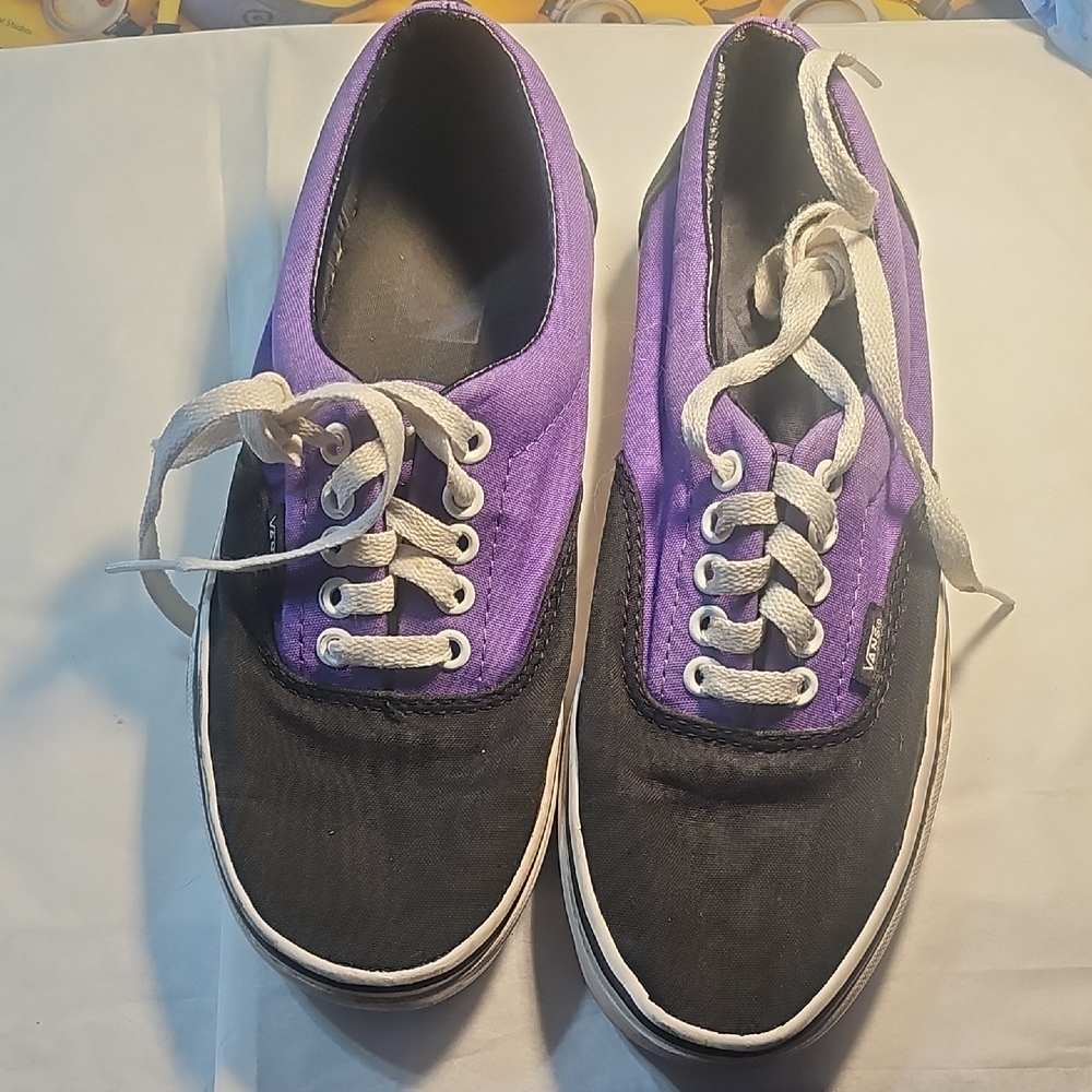 Vans Women's Purple and Black Sneakers